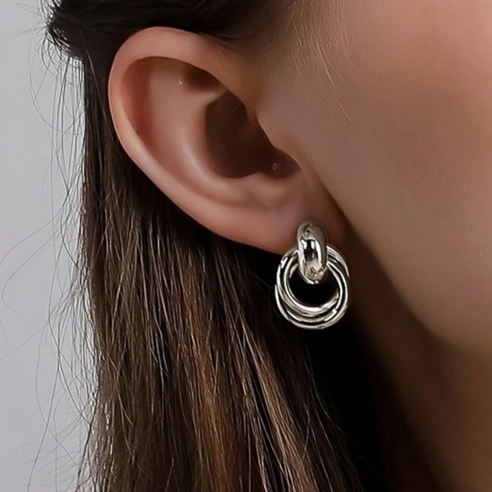 Silver Hoop Earrings Q922